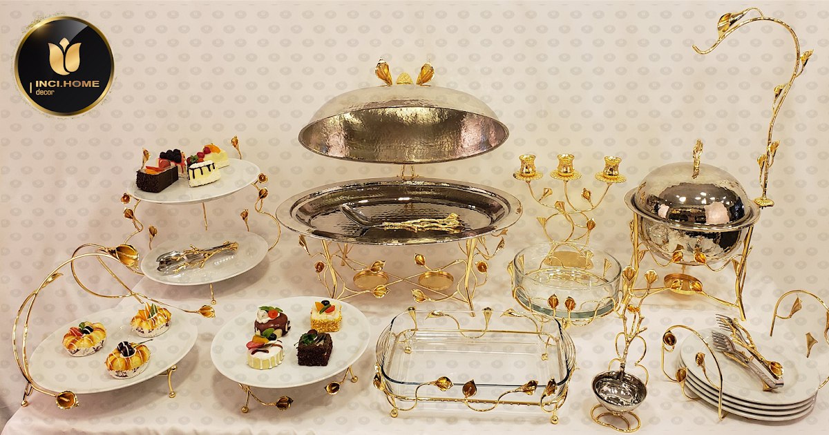 Model wearing plain white basic tee.