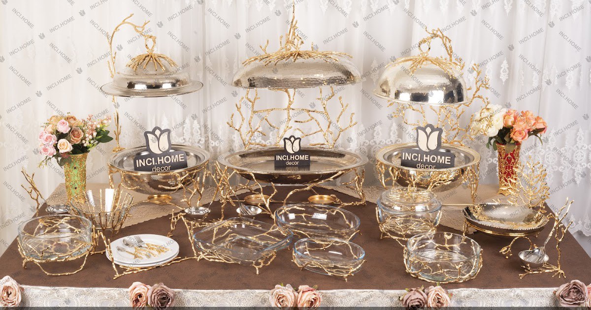 Model wearing plain white basic tee.